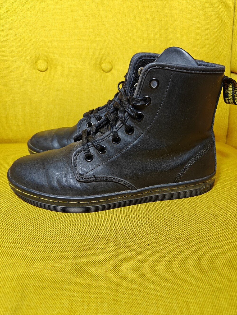 Dr. Martens Shoreditch 7-eye Slimmed-down Leather Boots Womens Shoe Size 7